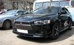 899 р. Вставка переднего бампера (зубатка) Evo  Mitsubishi Lancer  10 (2007-2017) седан дорестайлинг, хэтчбэк дорестайлинг, седан рестайлинг, хэтчбек 5 дв рестайлинг (Неокрашенная)  с доставкой в г. Нижний Новгород. Увеличить фотографию 2