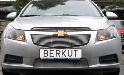 4 399 р. Декоративная вставка воздухозаборника Berkut  Chevrolet Cruze ( J300,  J305,  J308) (2009-2015) седан дорестайлинг, хэтчбек дорестайлинг, седан рестайлинг, универсал рестайлинг, хэтчбек рестайлинг  с доставкой в г. Нижний Новгород. Увеличить фотографию 1