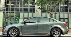 Пороги накладки CT Chevrolet Cruze J305 хэтчбек дорестайлинг (2009-2012)