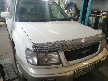 2 489 р. Дефлектор капота CA-Plastiс  Subaru Forester  SF (1997-2000) дорестайлинг (Шелкография карбон-серебро)  с доставкой в г. Нижний Новгород. Увеличить фотографию 3