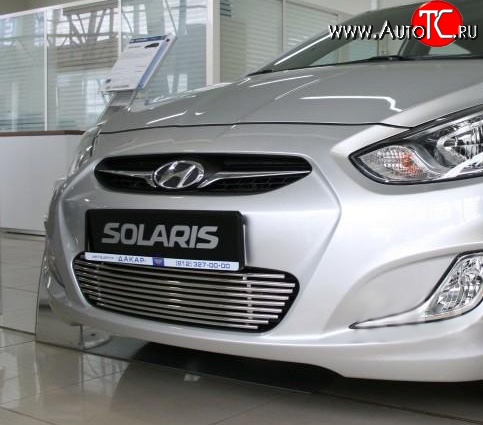 5 499 р. Декоративная вставка воздухозаборника Berkut Hyundai Solaris RBr седан рестайлинг (2014-2017)  с доставкой в г. Нижний Новгород