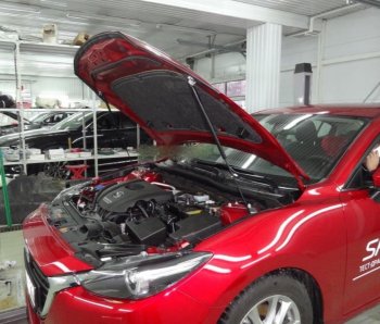 Упор капота Russtal Mazda 3/Axela BM рестайлинг седан (2016-2019)