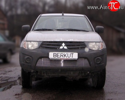 5 399 р. Декоративная вставка воздухозаборника Berkut Mitsubishi L200 4  дорестайлинг (2006-2014)  с доставкой в г. Нижний Новгород