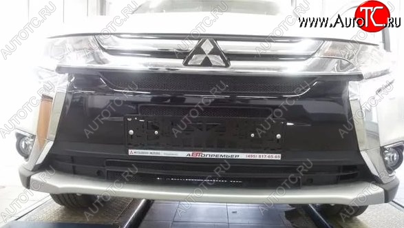 3 299 р. Защитная решётка в воздуховод автомобиля Russtal (черная) Mitsubishi Outlander GF 2-ой рестайлинг (2015-2018)  с доставкой в г. Нижний Новгород