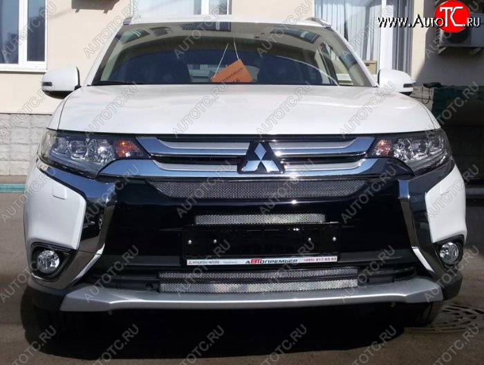 3 479 р. Защитная решётка в воздуховод автомобиля Russtal (хром) Mitsubishi Outlander GF 2-ой рестайлинг (2015-2018)  с доставкой в г. Нижний Новгород