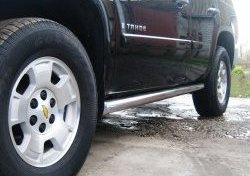 17 799 р. Защита порогов Russtal из круглой трубы диаметром 76 мм (дорестайлинг) Chevrolet Tahoe GMT900 5 дв. (2006-2013) (Защита порогов с со скосами на торцах (вариант 1))  с доставкой в г. Нижний Новгород. Увеличить фотографию 2