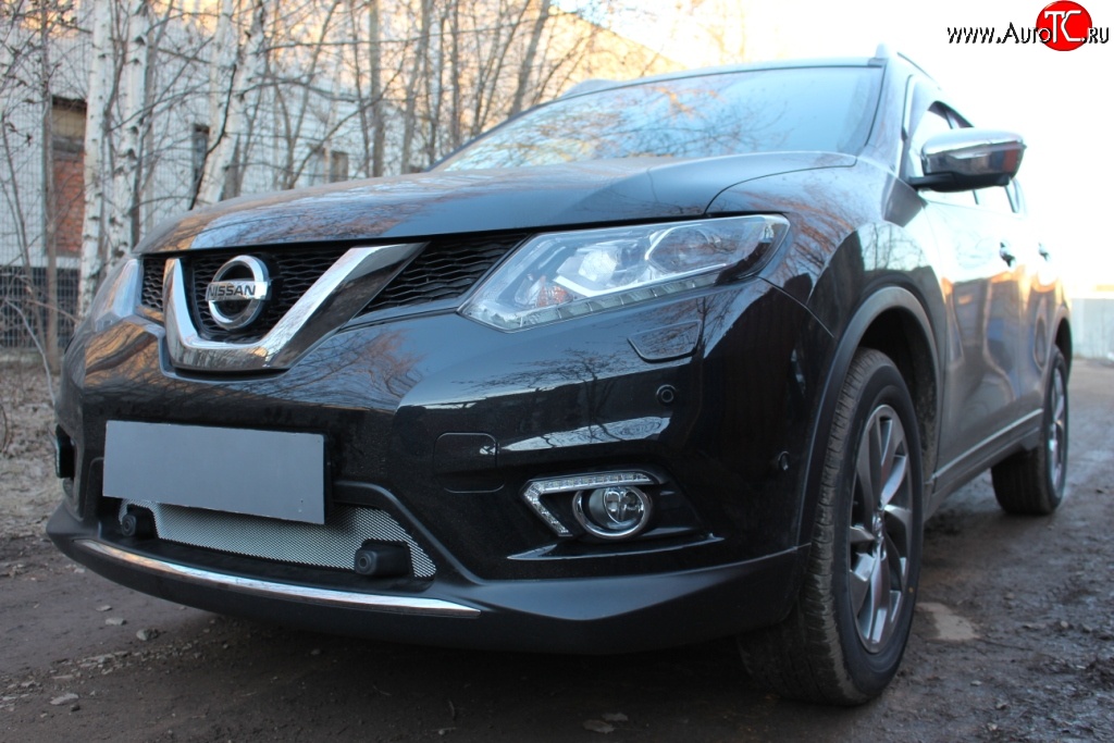 1 569 р. Сетка (под парктроник) на бампер Russtal (хром) Nissan X-trail 3 T32 рестайлинг (2017-2022)  с доставкой в г. Нижний Новгород