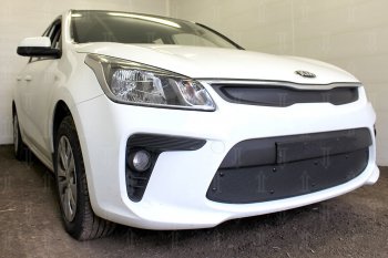 3 099 р. Защитная сетка в бампер (верх, заглушка без сот) Alfeco Стандарт KIA Rio 4 FB дорестайлинг седан (2016-2020) (Чёрная)  с доставкой в г. Нижний Новгород. Увеличить фотографию 4