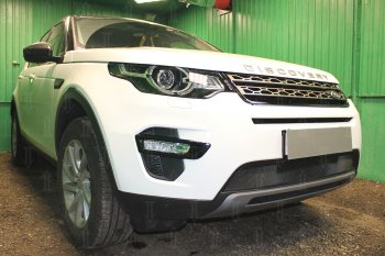 3 199 р. Защитная сетка в бампер (низ, ячейка 3х7 мм) Alfeco Стандарт Land Rover Discovery Sport L550 дорестайлинг (2014-2019) (Чёрная)  с доставкой в г. Нижний Новгород. Увеличить фотографию 3