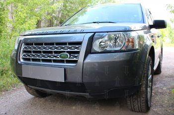 3 199 р. Защитная сетка в бампер (низ, ячейка 3х7 мм) Alfeco Стандарт Land Rover Freelander L359 дорестайлинг (2006-2010) (Чёрная)  с доставкой в г. Нижний Новгород. Увеличить фотографию 3