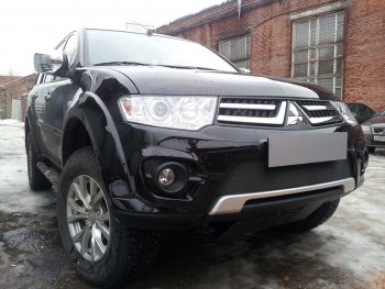 3 399 р. Защитная сетка в бампер (низ, ячейка 3х7 мм) Alfeco Стандарт Mitsubishi L200 4  рестайлинг (2013-2016) (Чёрная)  с доставкой в г. Нижний Новгород. Увеличить фотографию 2