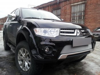 3 589 р. Защитная сетка в бампер (низ, ячейка 3х7 мм) Alfeco Стандарт Mitsubishi L200 4  рестайлинг (2013-2016) (Хром)  с доставкой в г. Нижний Новгород. Увеличить фотографию 3