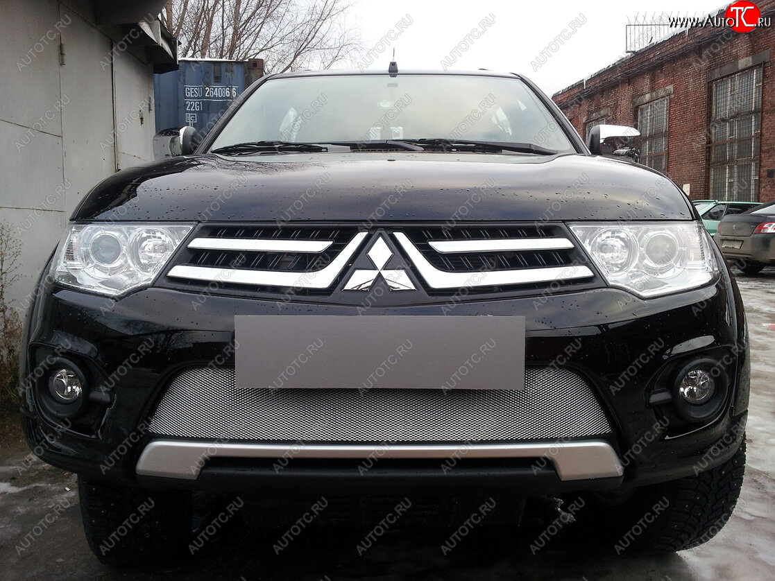 3 589 р. Защитная сетка в бампер (низ, ячейка 3х7 мм) Alfeco Стандарт Mitsubishi L200 4  рестайлинг (2013-2016) (Хром)  с доставкой в г. Нижний Новгород