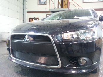 6 999 р. Защитная сетка в бампер (3 части, ячейка 3х7 мм) Alfeco Стандарт Mitsubishi Lancer 10 седан рестайлинг (2011-2017) (Чёрная)  с доставкой в г. Нижний Новгород. Увеличить фотографию 2