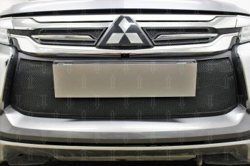 4 199 р. Защитная сетка в бампер (низ, ячейка 3х7 мм) Стрелка11 Стандарт Mitsubishi Pajero Sport QE дорестайлинг (2015-2021) (Чёрная)  с доставкой в г. Нижний Новгород. Увеличить фотографию 3