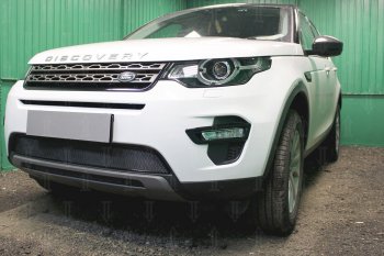 4 499 р. Защитная сетка в бампер (низ, ячейка 4х10 мм) Alfeco Премиум Land Rover Discovery Sport L550 дорестайлинг (2014-2019) (Чёрная)  с доставкой в г. Нижний Новгород. Увеличить фотографию 2