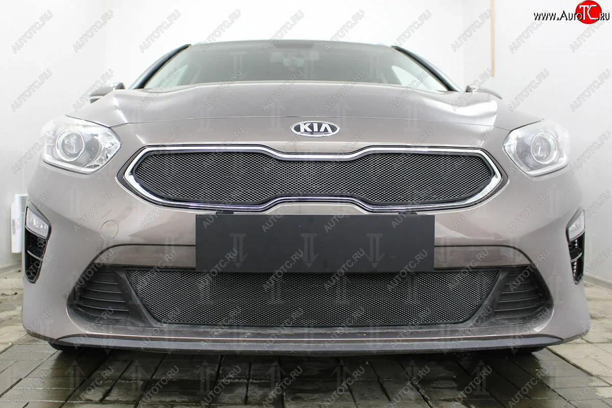 3 099 р. Защитная сетка в бампер (низ, ячейка 3х7 мм) Alfeco Стандарт KIA Ceed 3 CD универсал (2018-2024) (Чёрная)  с доставкой в г. Нижний Новгород