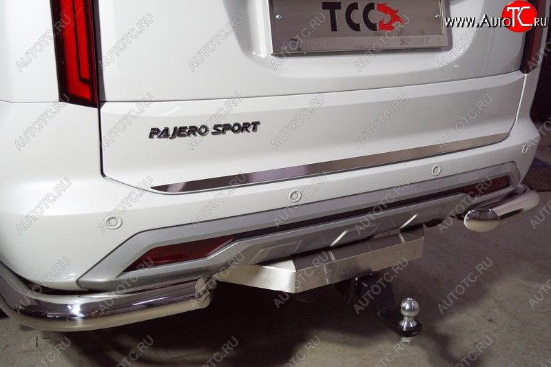 2 759 р. Накладка на заднюю дверь, ТСС Тюнинг  Mitsubishi Pajero Sport  QF (2019-2022) рестайлинг (лист шлифованный)  с доставкой в г. Нижний Новгород