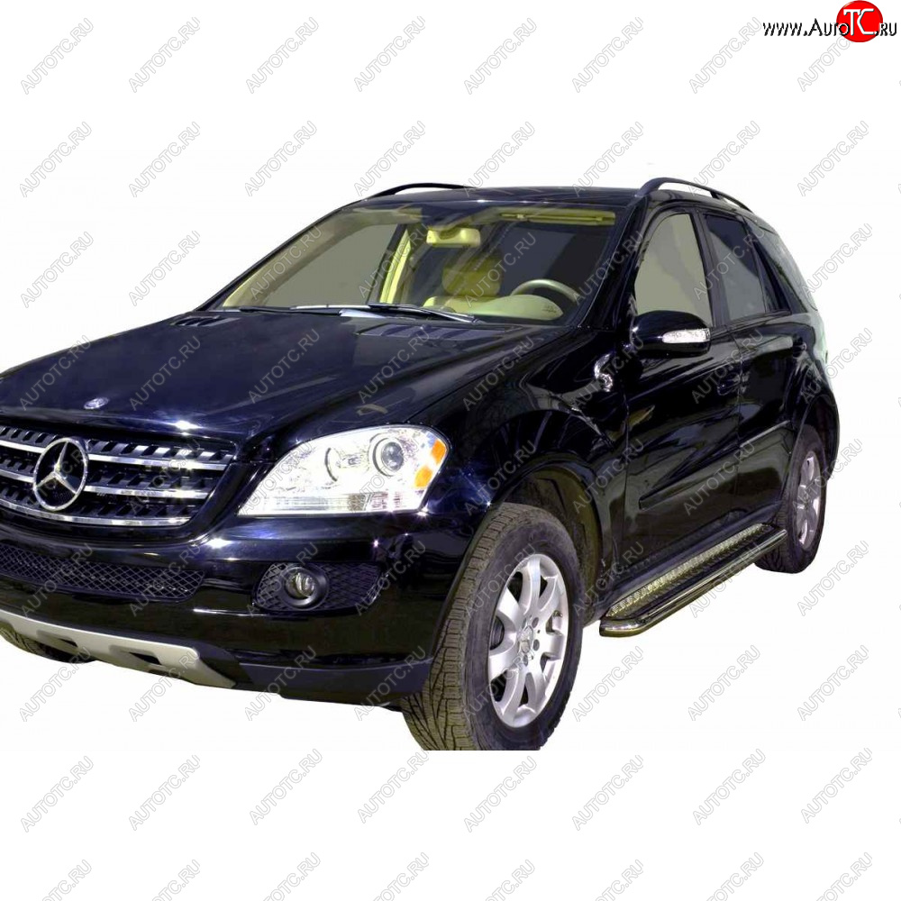 10 599 р. Защита порогов с алюминиевым листом d63.5, Техно Сфера  Mercedes-Benz ML class ( W163,  W164,  W166) (1997-2015) дорестайлинг, рестайлинг, дорестайлинг, рестайлинг (Черный матовый)  с доставкой в г. Нижний Новгород