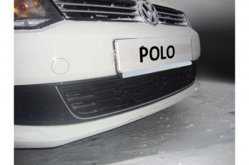 2 899 р. Защита радиатора Стрелка11 Стандарт Volkswagen Polo 5 седан дорестайлинг (2009-2015) (черная)  с доставкой в г. Нижний Новгород. Увеличить фотографию 2