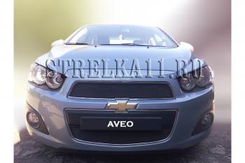 599 р. Зимняя заглушка решетки радиатора (верх) Стрелка11  Chevrolet Aveo  T300 (2011-2015) седан, хэтчбек (черная)  с доставкой в г. Нижний Новгород. Увеличить фотографию 1