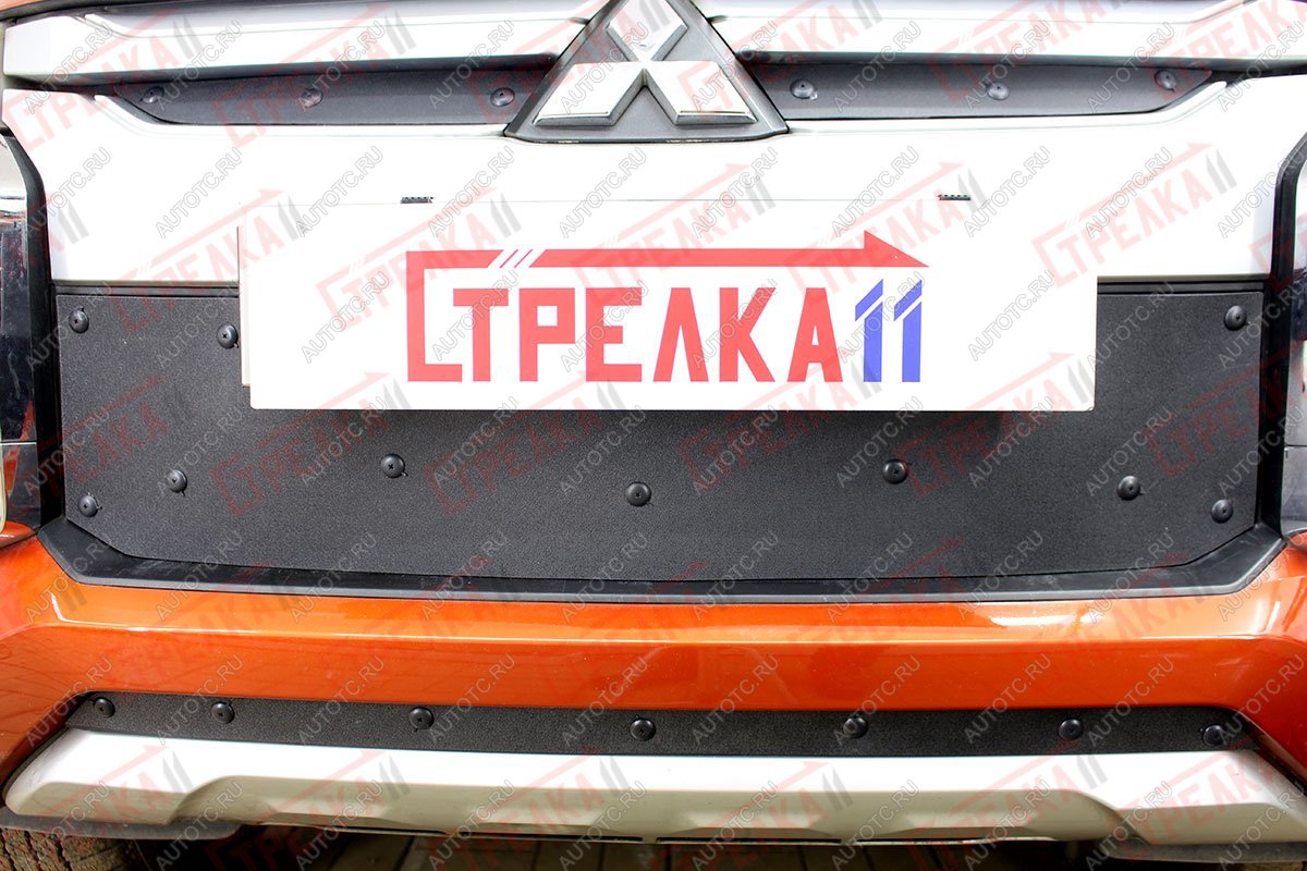 799 р. Зимняя заглушка решетки радиатора (середина) Стрелка11  Mitsubishi L200  5 KK,KL (2018-2022) рестайлинг (черная)  с доставкой в г. Нижний Новгород