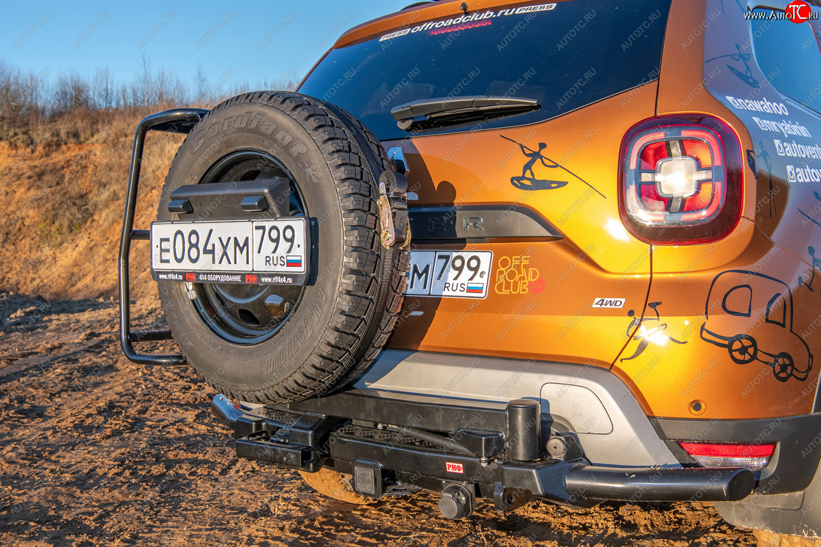 67 999 р. Бампер силовой задний РИФ Renault Duster HS рестайлинг (2015-2021) (С квадратом под фаркоп, калиткой и подсветкой номера)  с доставкой в г. Нижний Новгород