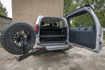 77 999 р. Бампер силовой задний РИФ Toyota Land Cruiser Prado J150 2-ой рестайлинг (2017-2020) (С квадратом под фаркоп, калиткой и подсветкой номера)  с доставкой в г. Нижний Новгород. Увеличить фотографию 9