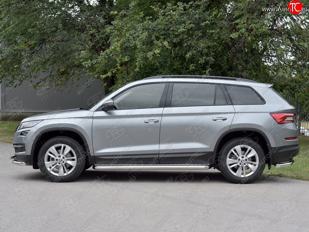 22 449 р. Порожки для ног (труба Ø63) SLITKOFF  Skoda Kodiaq  NU7 (2017-2021) дорестайлинг (Вариант 2 (лист алюм, проф.сталь))  с доставкой в г. Нижний Новгород