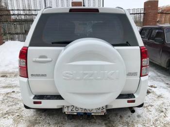 6 949 р. Пластиковый колпак запасного колеса SUZUKI (верхняя часть, 225/70/16)  Suzuki Grand Vitara ( FTB03 3 двери,  3TD62, TL52 5 дверей,  JT 5 дверей,  JT 3 двери,  JT) - Grand Vitara XL7 (неокрашенный)  с доставкой в г. Нижний Новгород. Увеличить фотографию 11