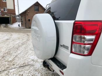 6 949 р. Пластиковый колпак запасного колеса SUZUKI (верхняя часть, 225/70/16)  Suzuki Grand Vitara ( FTB03 3 двери,  3TD62, TL52 5 дверей,  JT 5 дверей,  JT 3 двери,  JT) - Grand Vitara XL7 (неокрашенный)  с доставкой в г. Нижний Новгород. Увеличить фотографию 12