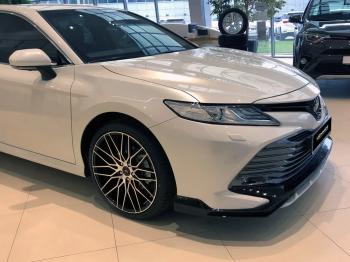 16 899 р. Накладка переднего бампера HEMMES  Toyota Camry  XV70 (2017-2021) дорестайлинг  с доставкой в г. Нижний Новгород. Увеличить фотографию 4