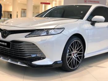 16 899 р. Накладка переднего бампера HEMMES  Toyota Camry  XV70 (2017-2021) дорестайлинг  с доставкой в г. Нижний Новгород. Увеличить фотографию 5