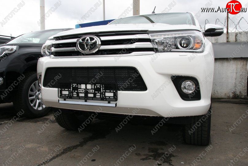 1 499 р. Защитная решётка в воздуховод автомобиля Russtal (черная) Toyota Hilux AN120 дорестайлинг (2016-2020)  с доставкой в г. Нижний Новгород